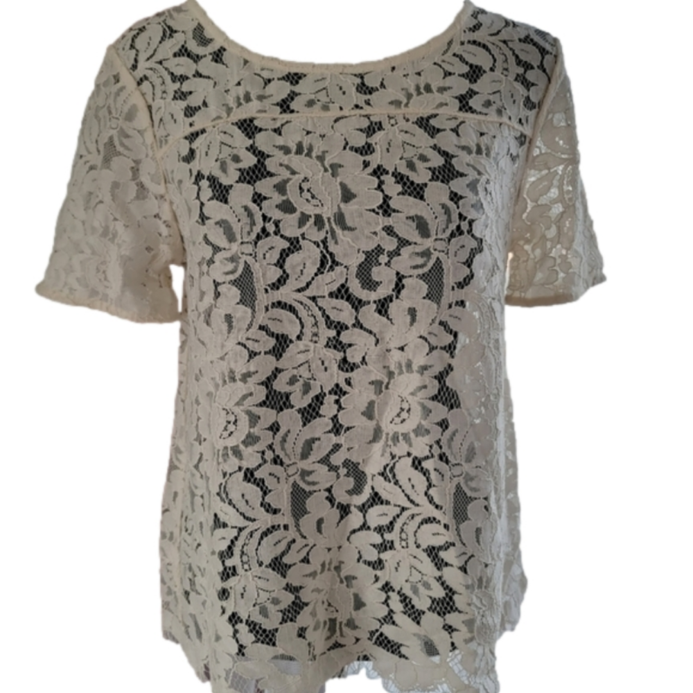 𝅺lace Overlay Loft Short Sleeve Crewneck Shirt Size XS EUC